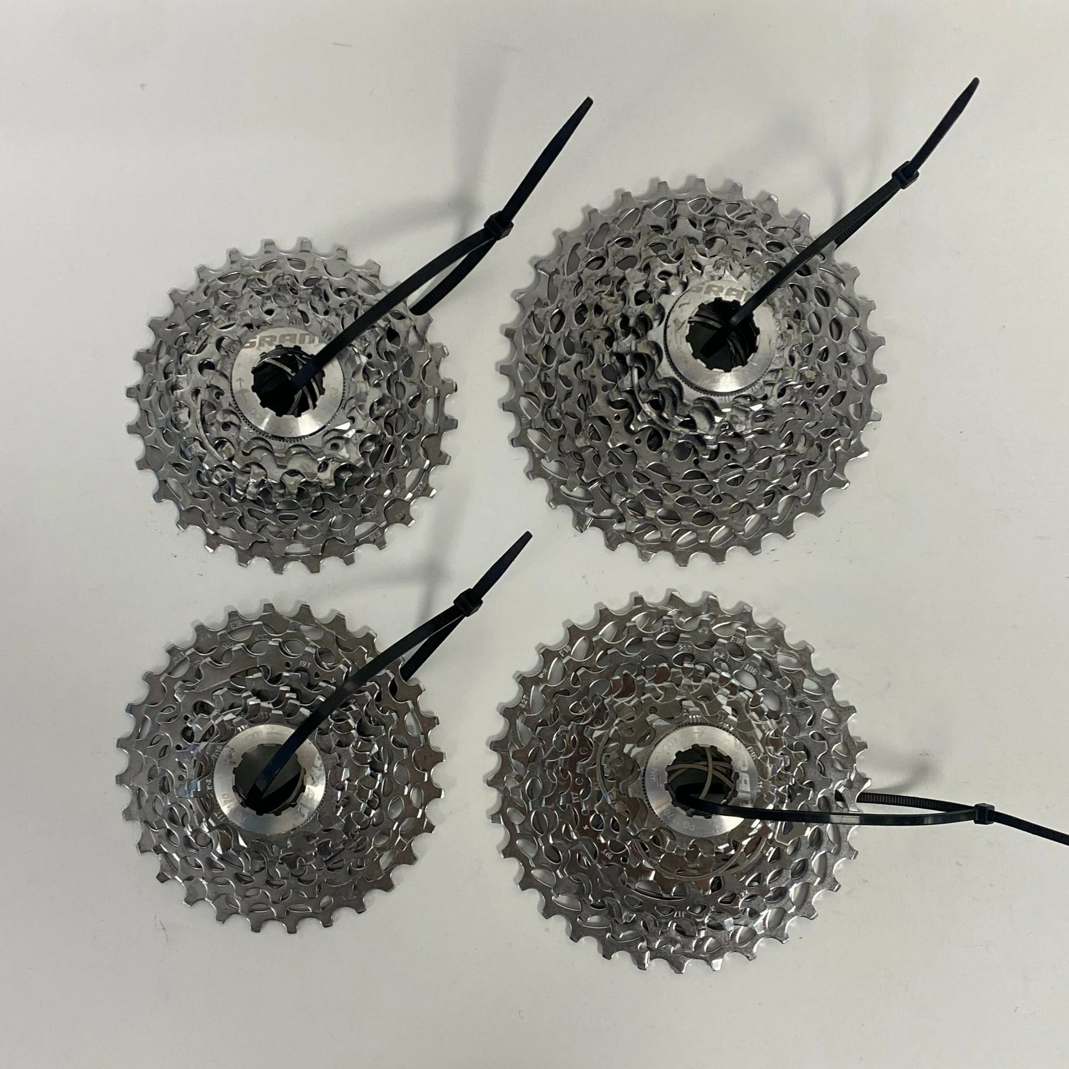 Lot De 4 Cassettes D'Occasion SRAM FORCE 22 PG 1170 11 Vitesses 1 Lot De 4 Cassettes D'Occasion SRAM FORCE 22 PG 1170 11 Vitesses